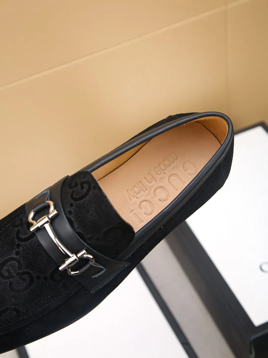 Men's men's shoes 💰460 🆘【GUCCI】Gucci ·🐂里· Hot-selling beanie shoes, top brand luxury, top quality, latest fashion beanie shoes.. The upper is made of original high mercerized smooth cow suede. (Full top layer water-dyed 🐂 leather and lining). The original stylish and stylish soft rubber wear-resistant and non-slip outsole is light and comfortable on the foot, available in 2 colors! Matching code: 39-44 (customized at 38.45.46.47)